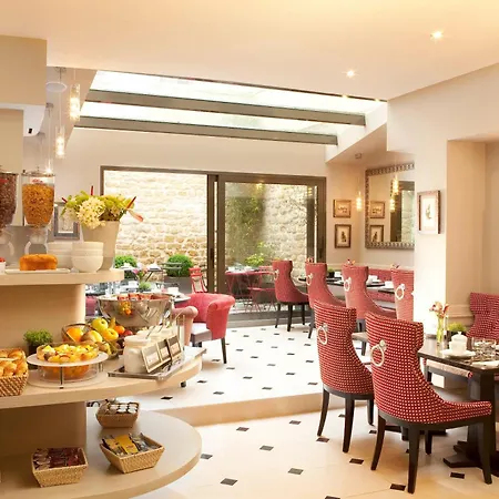 Hotel Des Comédies 3*