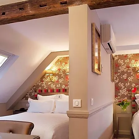 Hotel Des Comédies 3*