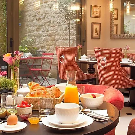 Hotel Des Comédies 3*