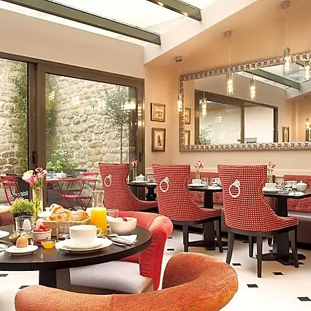Hotel Des Comédies 3*